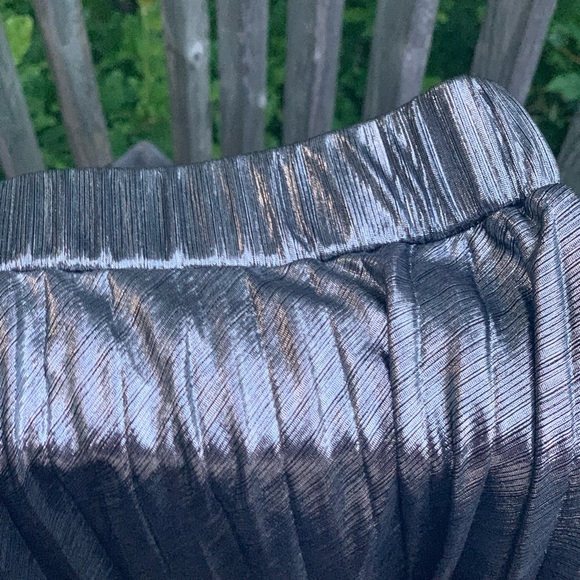 Boohoo Silver Midi Skirt - Picture 2 of 2